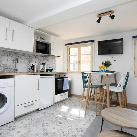 Climatisé - Bleu Azur - Hyper-centre De *