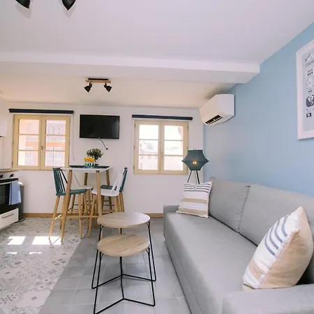 Climatisé - Bleu Azur - Hyper-centre De *